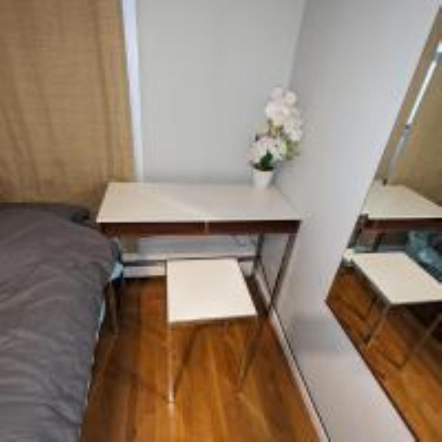 Large Triple Room In Williamsburg Homestay *