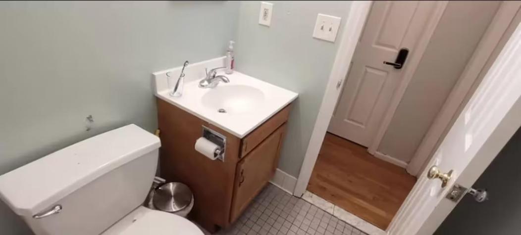 Large Triple Room In Williamsburg Homestay